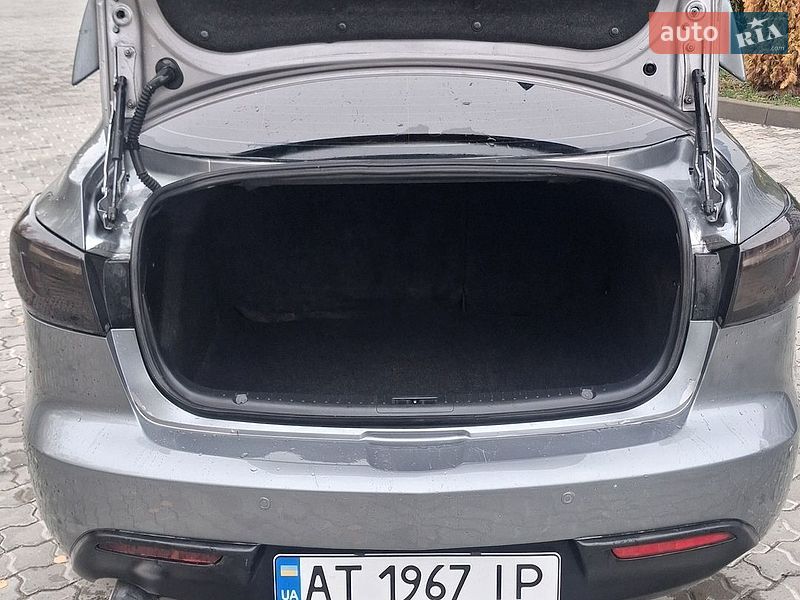 Седан Mazda 3 2011 в Івано-Франківську