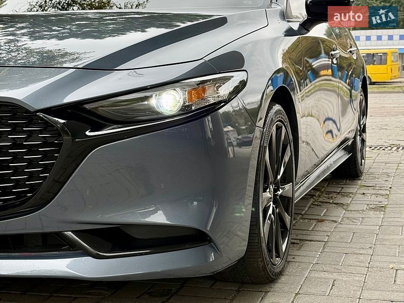 Седан Mazda 3 2023 в Дніпрі