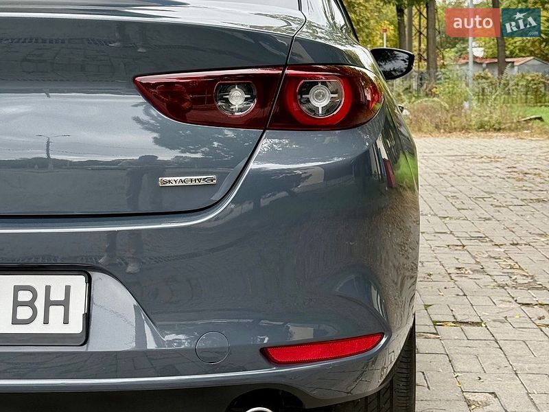 Седан Mazda 3 2023 в Дніпрі