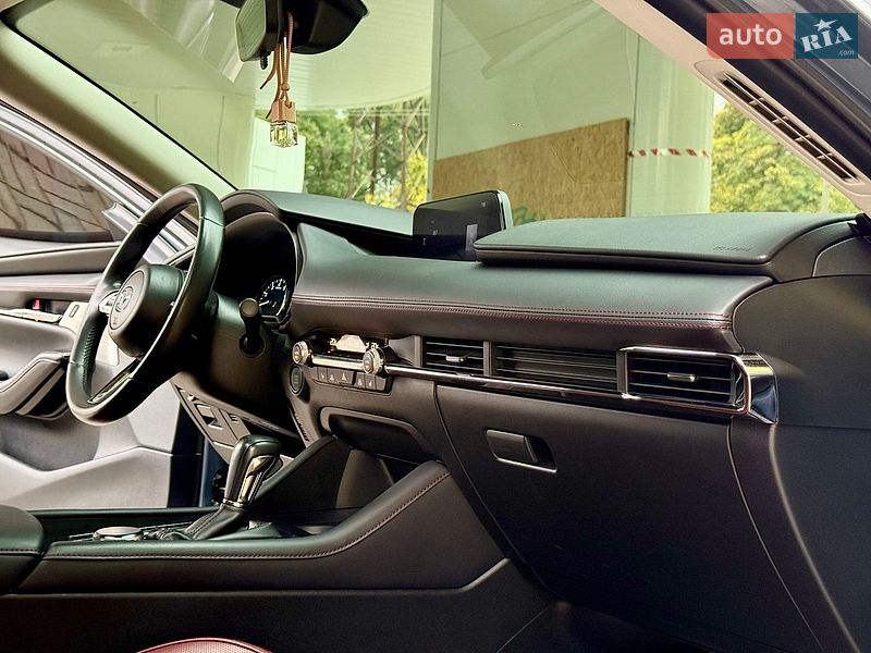 Седан Mazda 3 2023 в Дніпрі