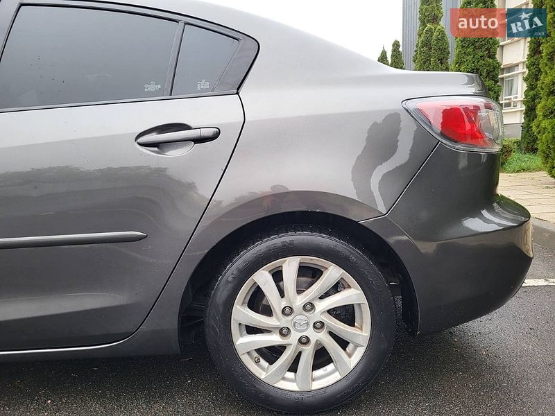 Седан Mazda 3 2011 в Черкассах