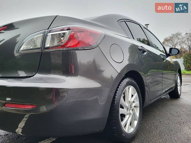 Седан Mazda 3 2011 в Черкассах