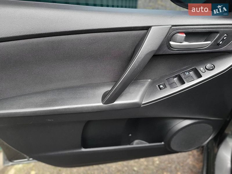 Седан Mazda 3 2011 в Черкассах