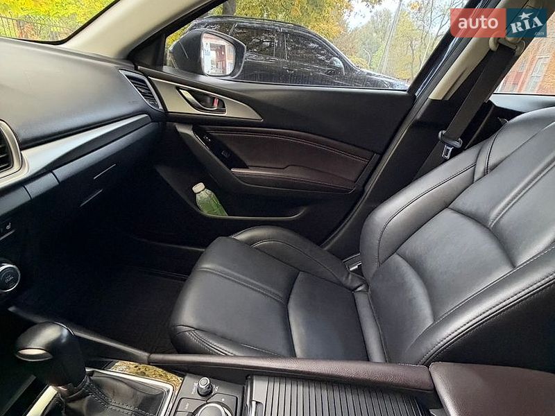 Хетчбек Mazda 3 2018 в Дніпрі
