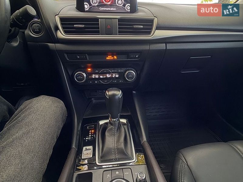 Хетчбек Mazda 3 2018 в Дніпрі