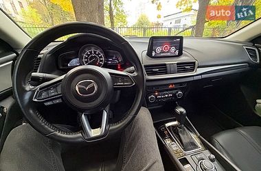Хэтчбек Mazda 3 2018 в Днепре