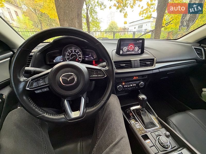 Хэтчбек Mazda 3 2018 в Днепре