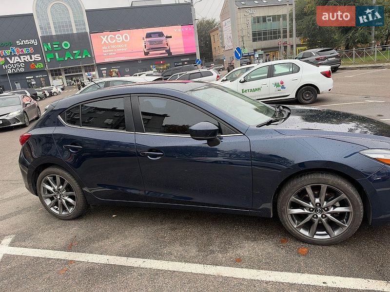 Хетчбек Mazda 3 2018 в Дніпрі