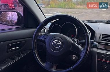 Седан Mazda 3 2005 в Коростене