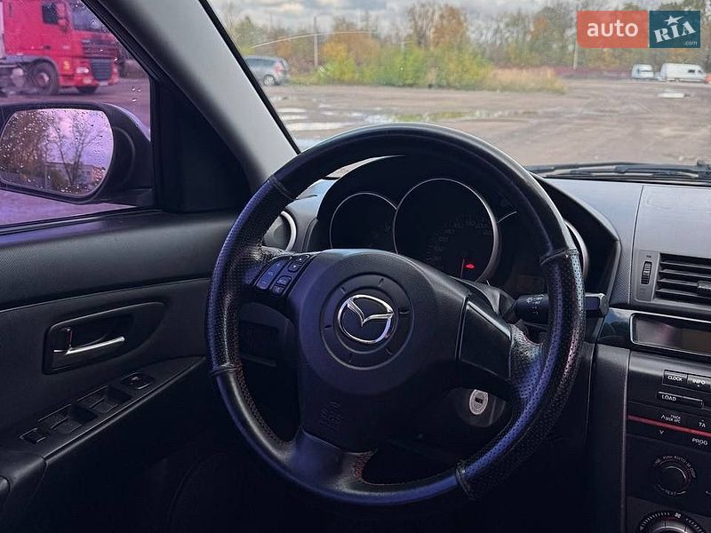 Седан Mazda 3 2005 в Коростене