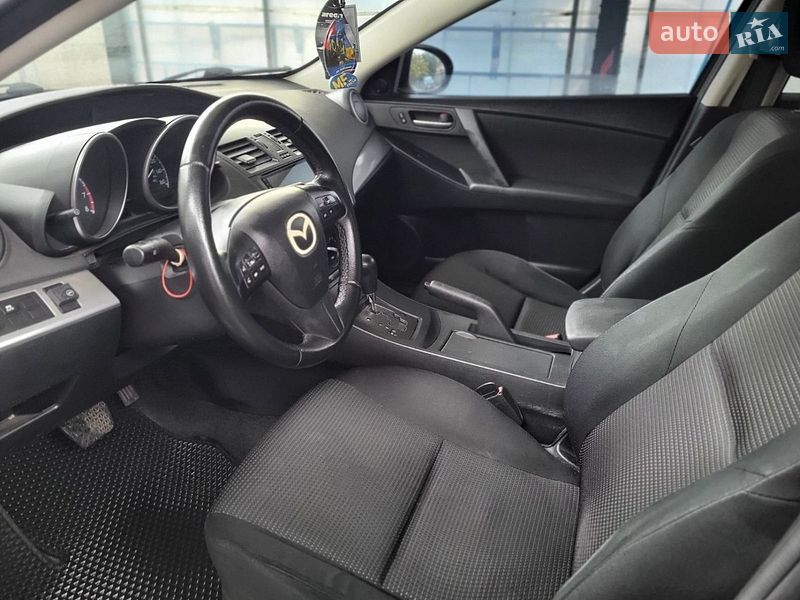 Седан Mazda 3 2011 в Черкассах