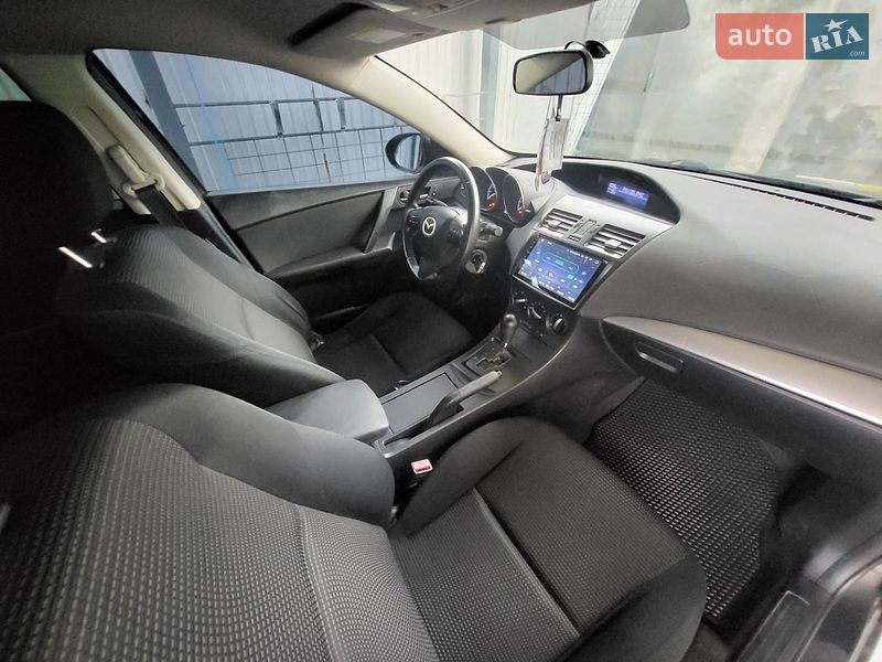 Седан Mazda 3 2011 в Черкассах