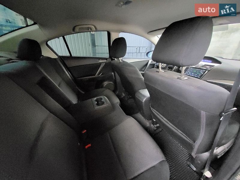 Седан Mazda 3 2011 в Черкассах