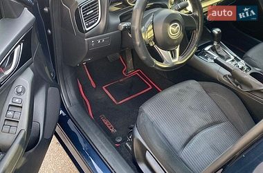 Седан Mazda 3 2015 в Киеве