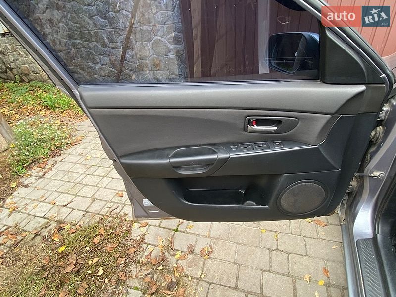 Хэтчбек Mazda 3 2003 в Киеве
