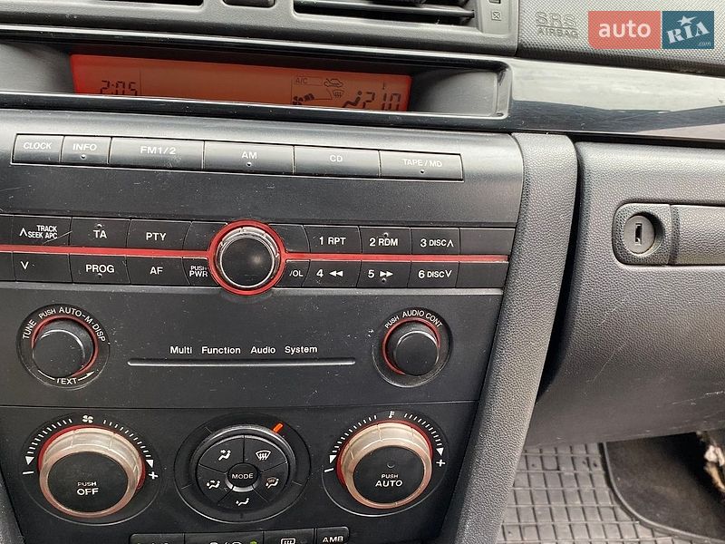 Хэтчбек Mazda 3 2003 в Киеве
