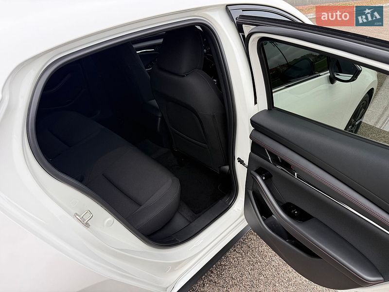 Хэтчбек Mazda 3 2021 в Киеве