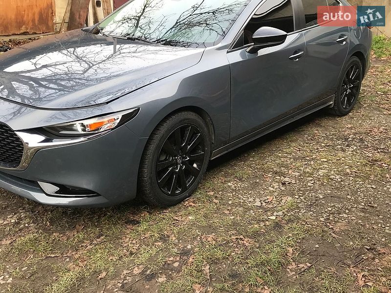 Седан Mazda 3 2022 в Стрые