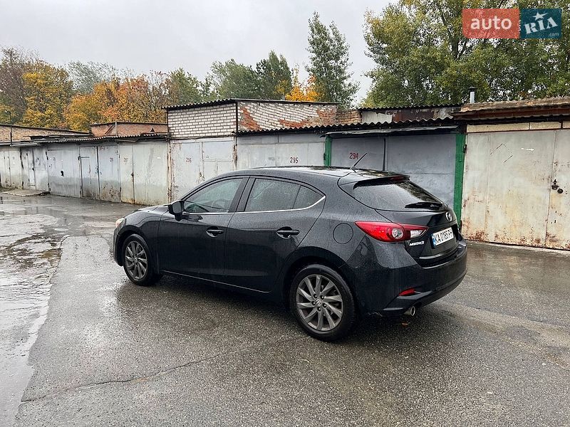Хэтчбек Mazda 3 2018 в Киеве