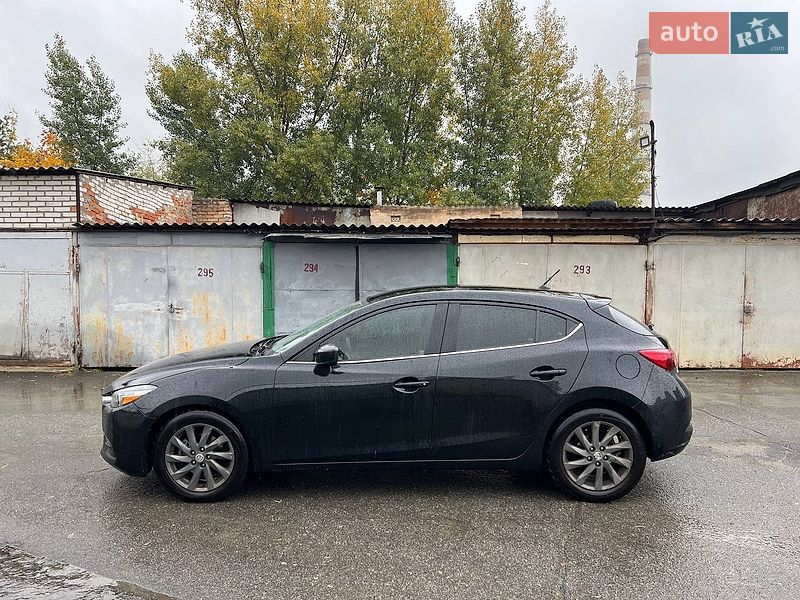 Хэтчбек Mazda 3 2018 в Киеве
