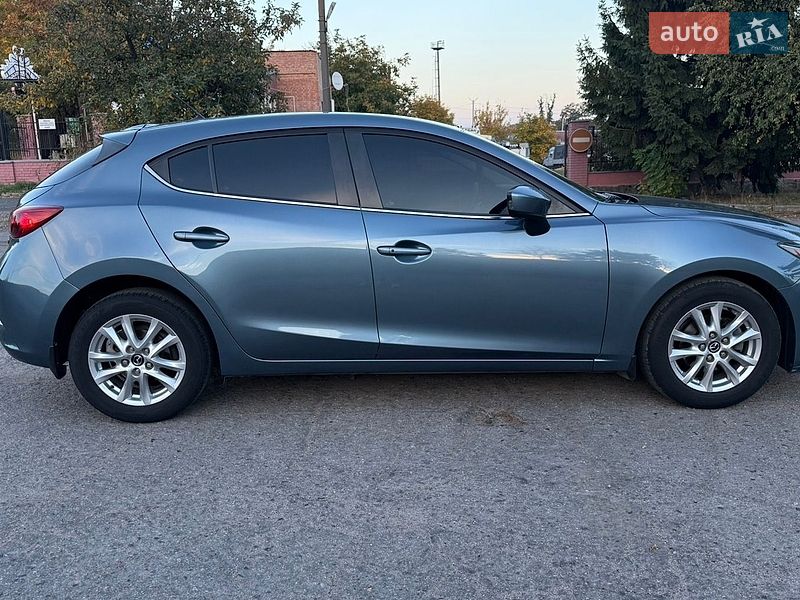 Хэтчбек Mazda 3 2015 в Полтаве