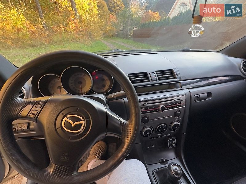 Седан Mazda 3 2006 в Луцьку