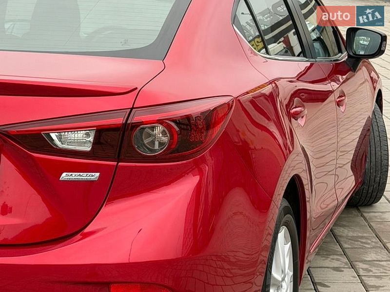 Седан Mazda 3 2013 в Черкассах