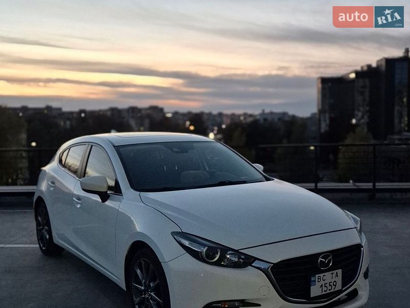 Хэтчбек Mazda 3 2017 в Львове