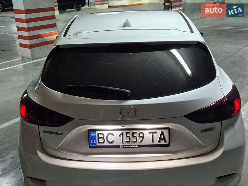 Хэтчбек Mazda 3 2017 в Львове