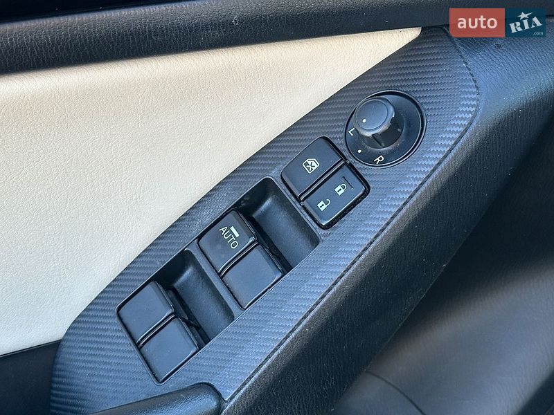 Седан Mazda 3 2014 в Івано-Франківську