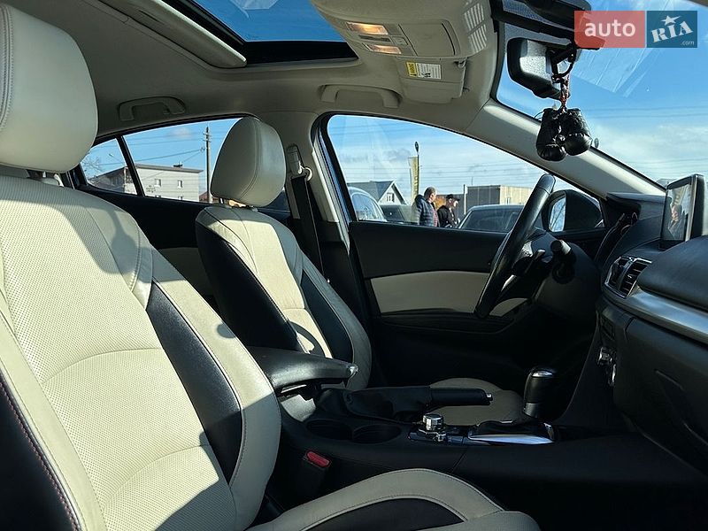 Седан Mazda 3 2014 в Івано-Франківську