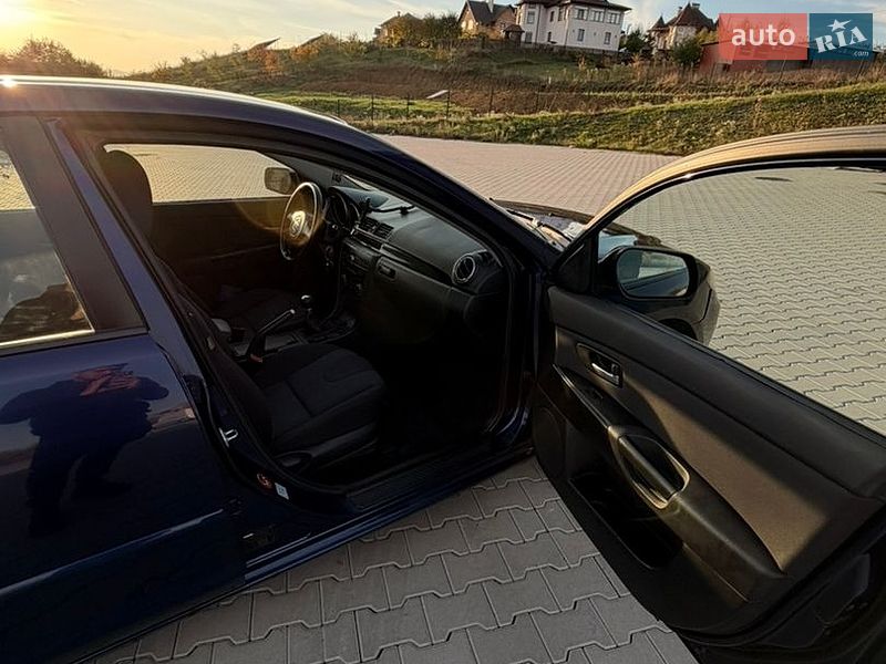 Седан Mazda 3 2005 в Чернівцях