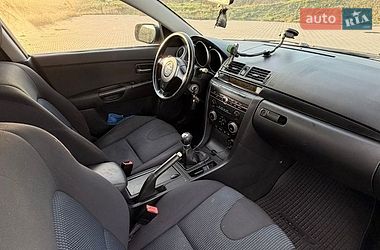 Седан Mazda 3 2005 в Чернівцях