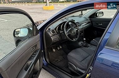 Седан Mazda 3 2005 в Чернівцях