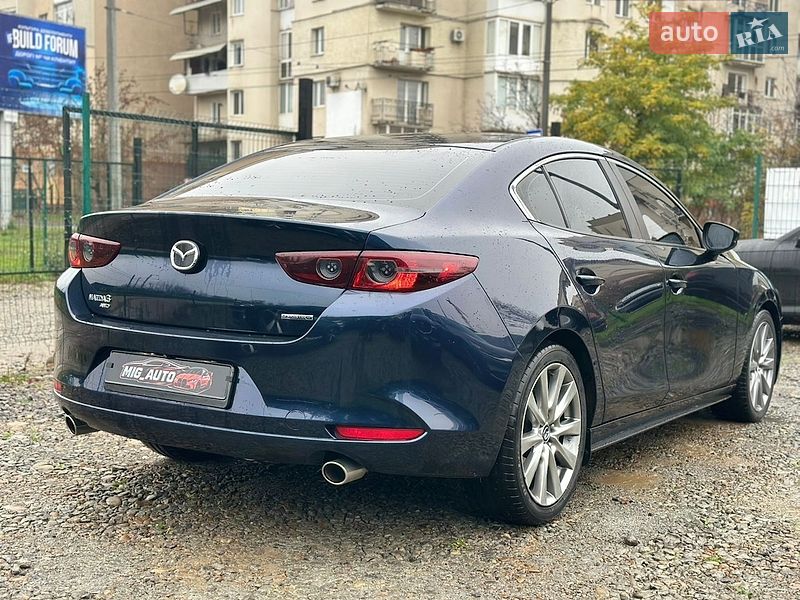 Седан Mazda 3 2019 в Ивано-Франковске