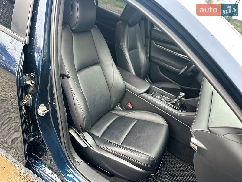 Седан Mazda 3 2019 в Ивано-Франковске
