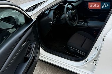 Седан Mazda 3 2023 в Киеве
