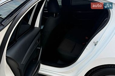 Седан Mazda 3 2023 в Киеве