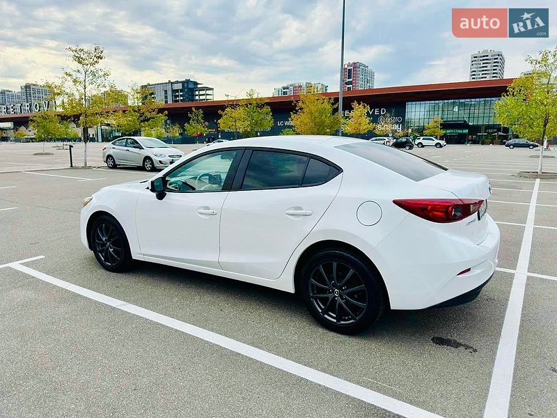 Седан Mazda 3 2016 в Вишгороді