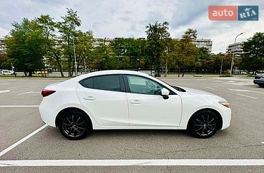 Седан Mazda 3 2016 в Вишгороді
