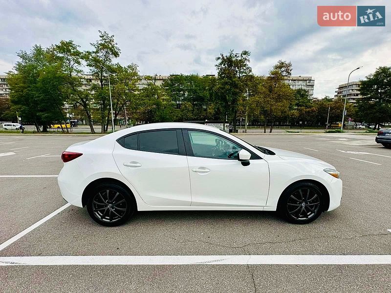 Седан Mazda 3 2016 в Вишгороді