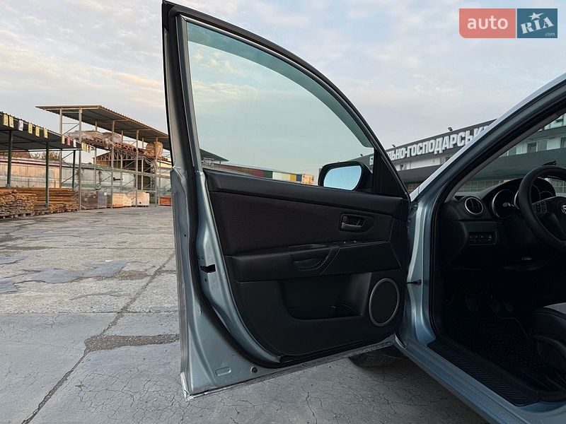 Седан Mazda 3 2007 в Первомайске
