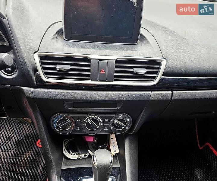 Седан Mazda 3 2016 в Одесі