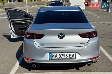 Седан Mazda 3 2019 в Киеве