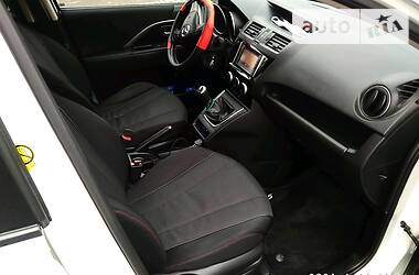 Универсал Mazda 5 2013 в Смеле
