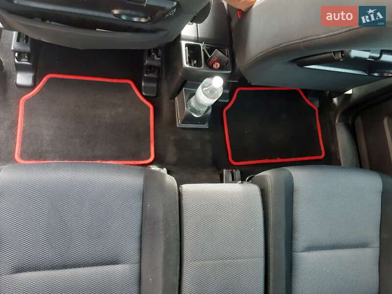 Минивэн Mazda 5 2007 в Ивано-Франковске