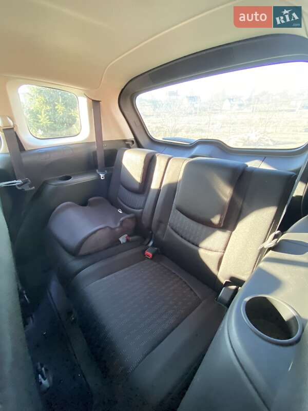 Мінівен Mazda 5 2009 в Новояворівську