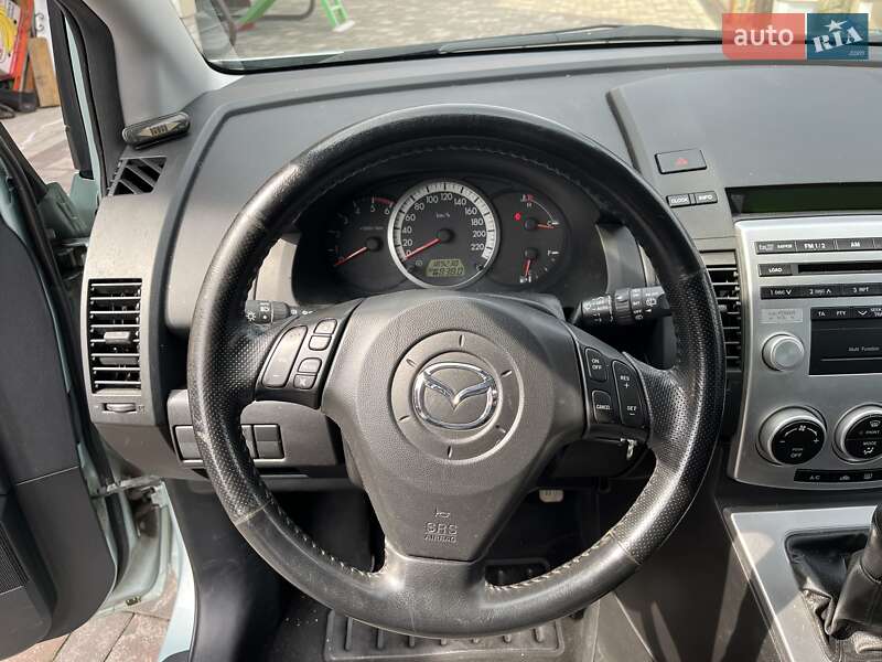 Минивэн Mazda 5 2006 в Косове