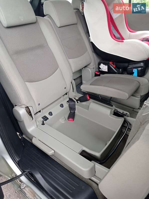 Минивэн Mazda 5 2007 в Ровно
