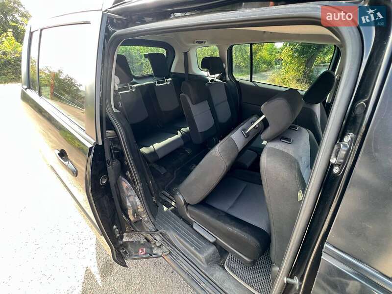 Минивэн Mazda 5 2005 в Каменском
